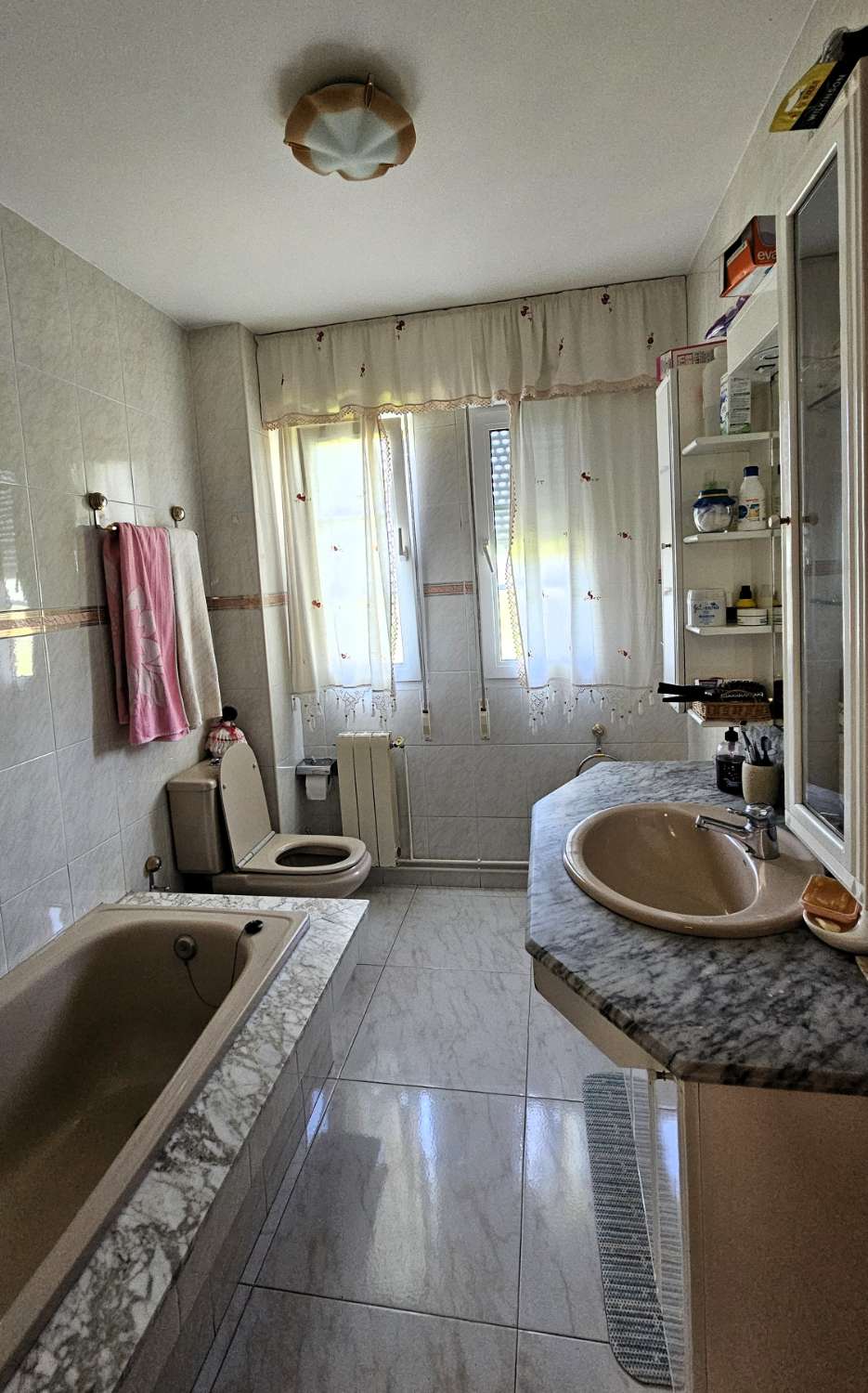 Dům v prodeji in Oza-Cesuras